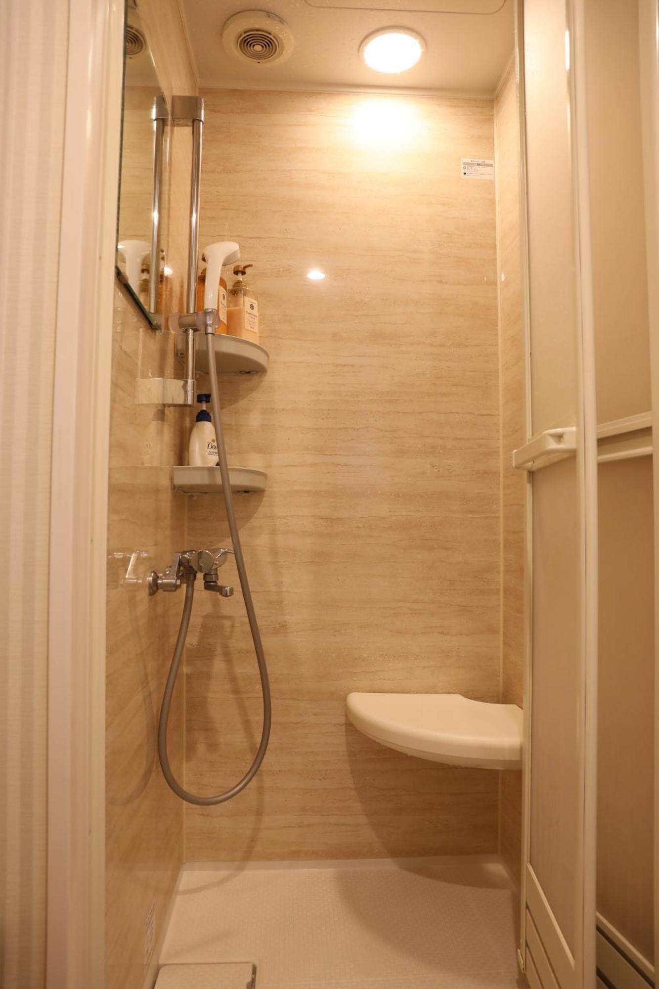 Guesthouse Yours أوساكا المظهر الخارجي الصورة